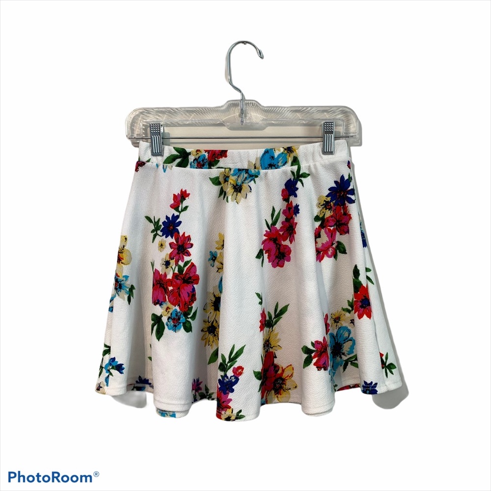 Bella D floral mini skirt (no size tag)